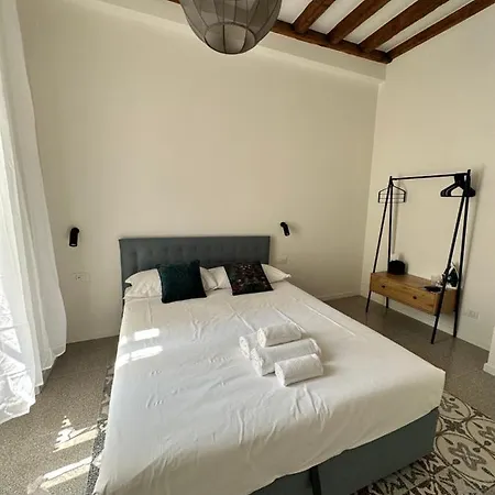 Navigli Porta Genova Apartment
